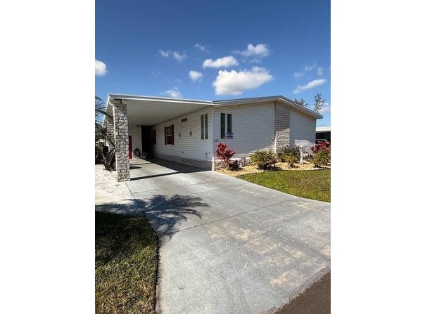 142 E Hampton Dr, Auburndale, FL 33823