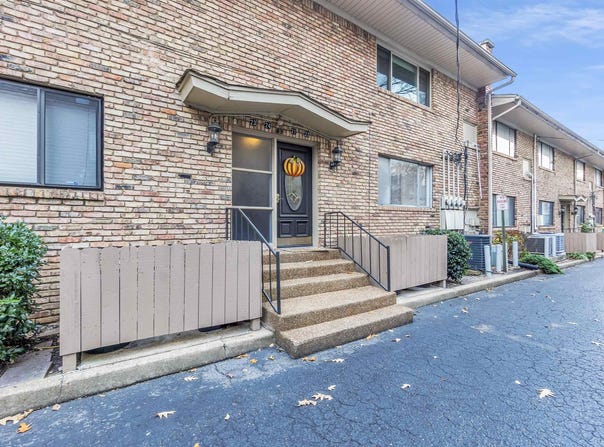 4400 POPLAR Ave, Memphis, TN 38117