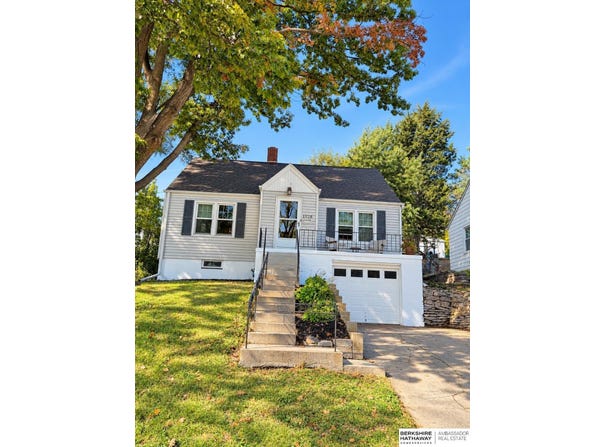 1328 S 51 Avenue, Omaha, NE 68106