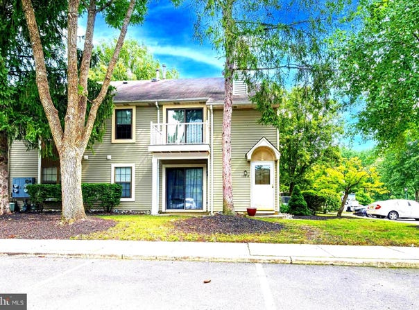 186-B COLLIN Court, MOUNT LAUREL, NJ 08054