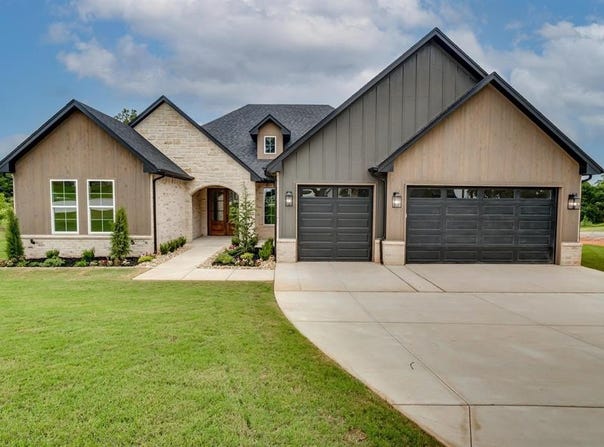 3024 Road Runner Court, Guthrie, OK 73044