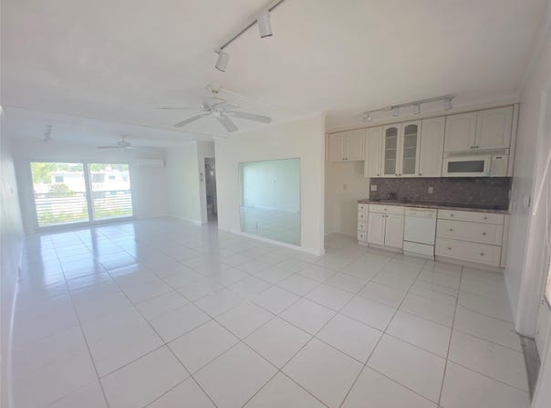 2131 NE 42nd Court, Lighthouse Point, FL 33064