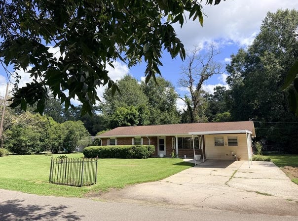 110 Huntington Dr, Picayune, MS 39466
