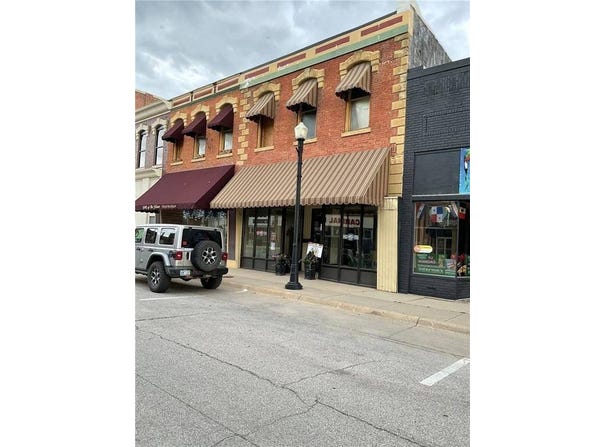 110 E Main Street, Chanute, KS 66720