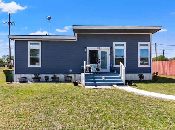 804 Cherry Drive, Groesbeck, TX 76642