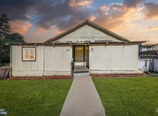 306 Eastern Avenue, Taft, CA 93268