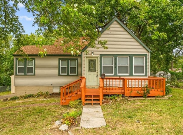 2022 S Hardy Ave, Independence, MO 64055