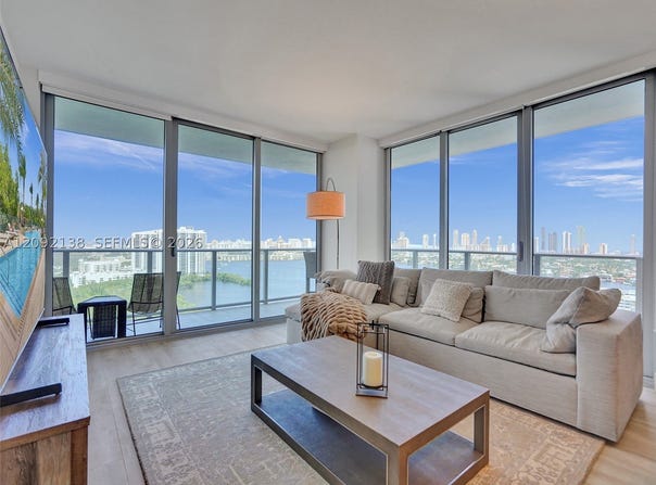 16385 Biscayne Blvd, North Miami Beach, FL 33160