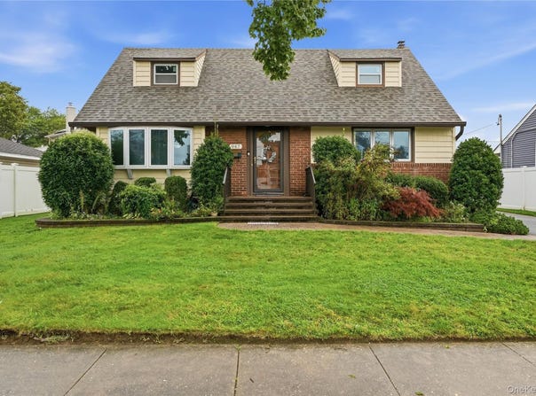 947 White Birch Lane, Wantagh, NY 11793