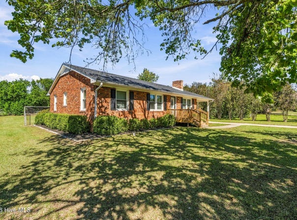 202 Mclean Street, Hamlet, NC 28345