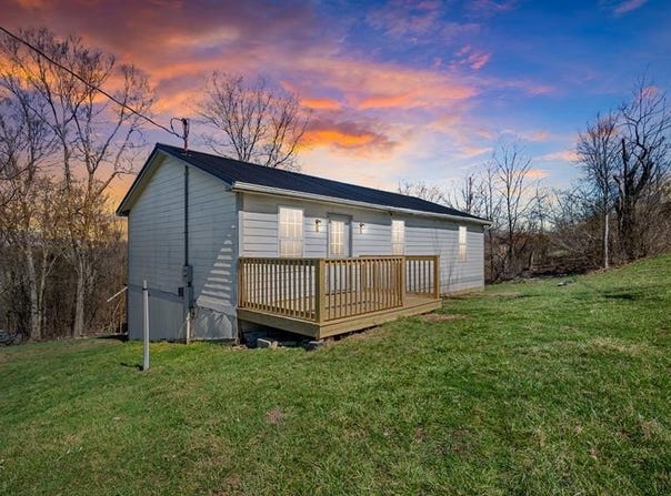2238 Old State Rd, Manchester, OH 45144