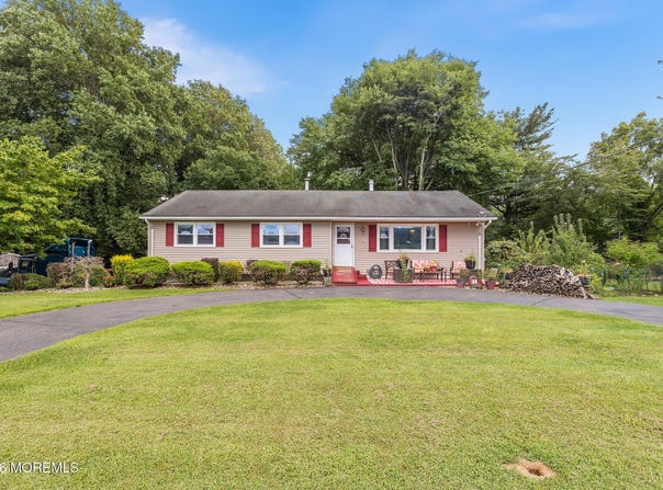 7 Chambers Road, Millstone, NJ 08510
