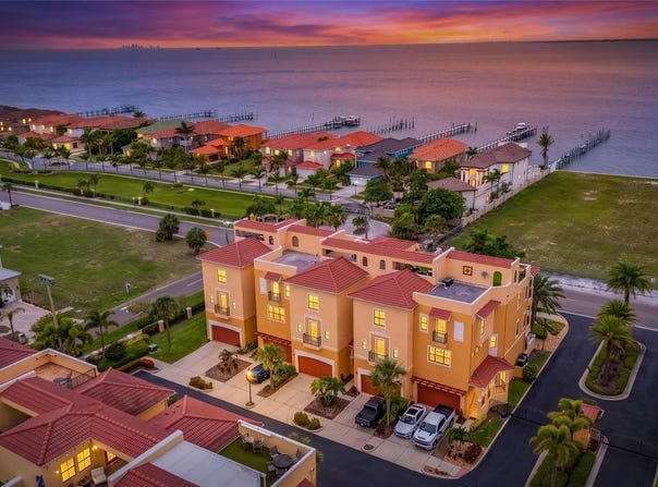 6408 MAYRA SHORES Lane, APOLLO BEACH, FL 33572