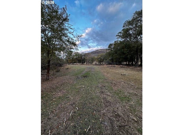 SR 14, Roosevelt, WA 99356