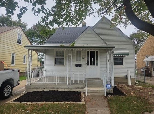 8059 Coolidge Road, Center Line, MI 48015