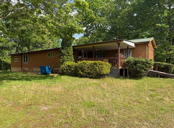 567 Hundley Rd, Crawley, WV 24931