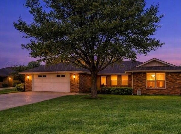 1005 Bennett Drive, Dumas, TX 79029