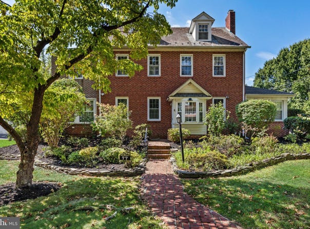 77 E MAIN Street, MARLTON, NJ 08053
