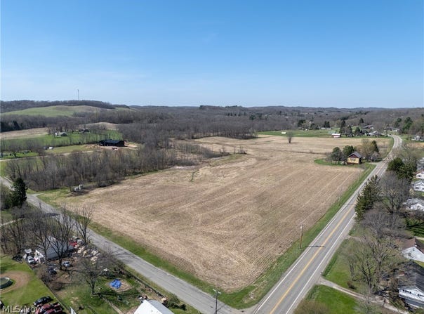 Elson Street SE, Waynesburg, OH 44688