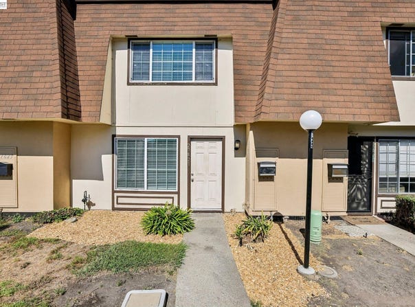 27827 Hummingbird Ct, Hayward, CA 94545