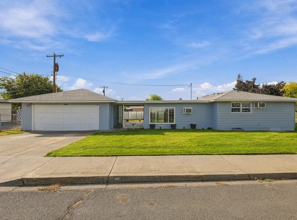 1939 N 18th Ave, Pasco, WA 99301