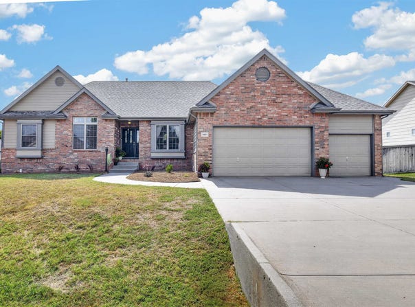 1601 E Fallbrook, Park City, KS 67147