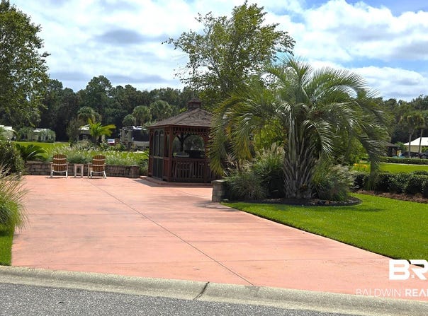 824 Carrozza Lane, Foley, AL 36535