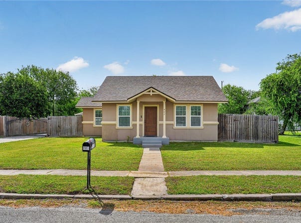 407 Fetick Avenue, Taft, TX 78390