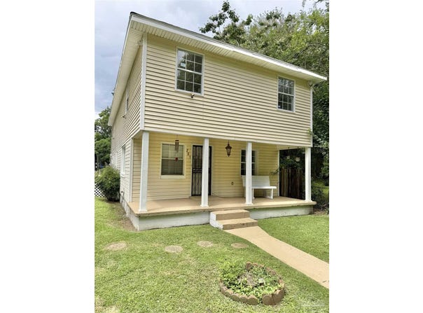 201 Mcglasker St, Atmore, AL 36502