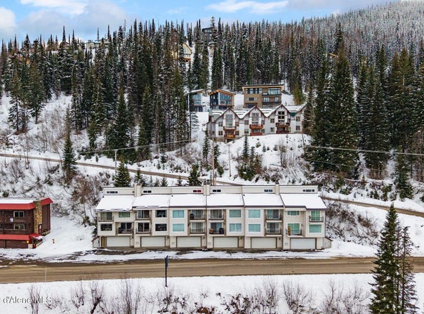 8766 Schweitzer Mountain Rd, Sandpoint, ID 83864