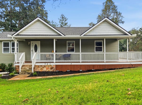 734 Crestridge Drive, Rossville, GA 30741