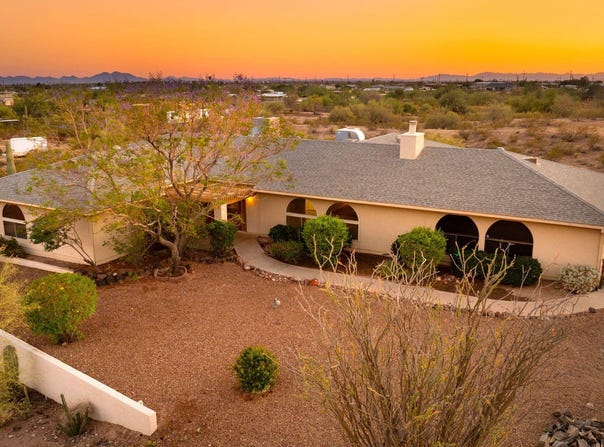 2323 E GREASEWOOD Street, Apache Junction, AZ 85119