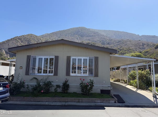36 Irena Avenue, Camarillo, CA 93012