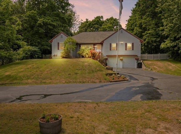 115 Springhill Ave, Bridgewater, MA 02324