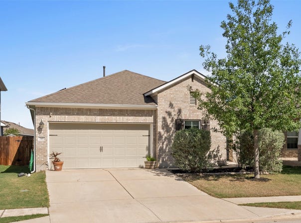 348 Lacey Oak Loop, San Marcos, TX 78666