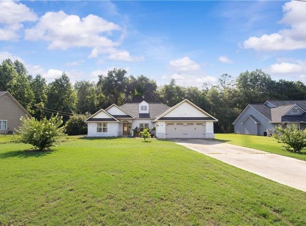 19 Isbell Road, Fort Mitchell, AL 36856
