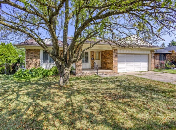 14223 Martin Rd, Warren, MI 48088
