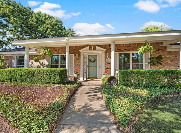 1317 Wade Drive, Bedford, TX 76022