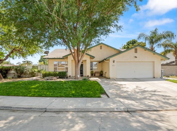 1676 Riverglen Way, Coalinga, CA 93210