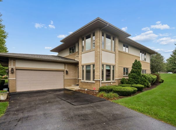 20467 Falling Water Circle, Frankfort, IL 60423