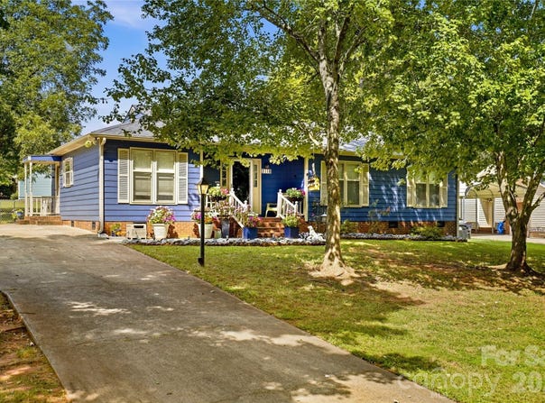 2118 Lampglow Court, Gastonia, NC 28056