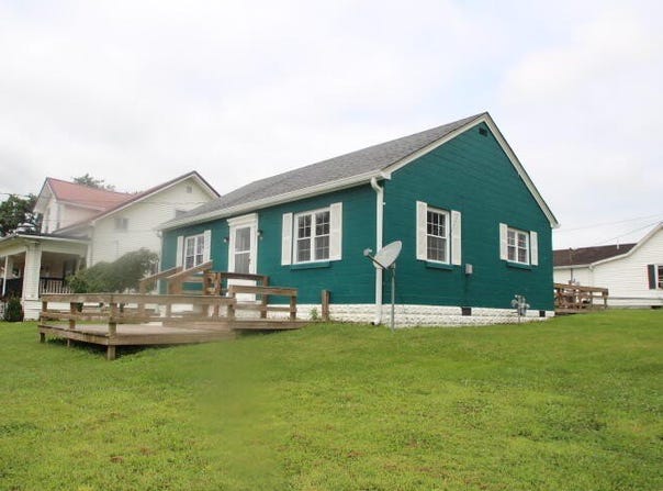 449 Mooreland Avenue, Harrodsburg, KY 40330