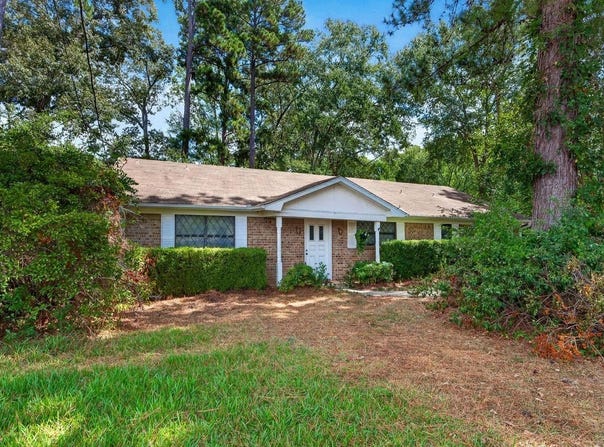 106 Quail Dr, Marshall, TX 75672