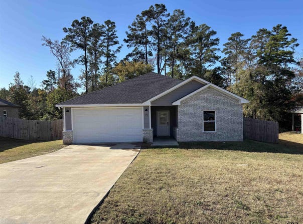196 Twisted Oaks DR., Rusk, TX 75785