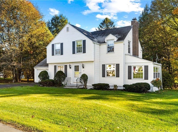 15 Bedford Drive, Whitesboro, NY 13492