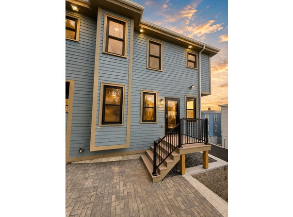 20 Bellair St, Lynn, MA 01902