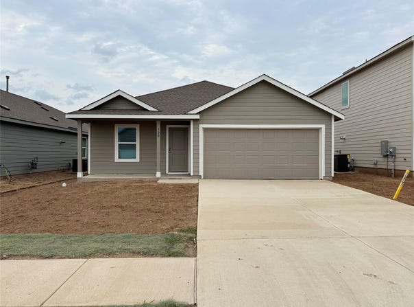 120 W London Dr, Maxwell, TX 78656