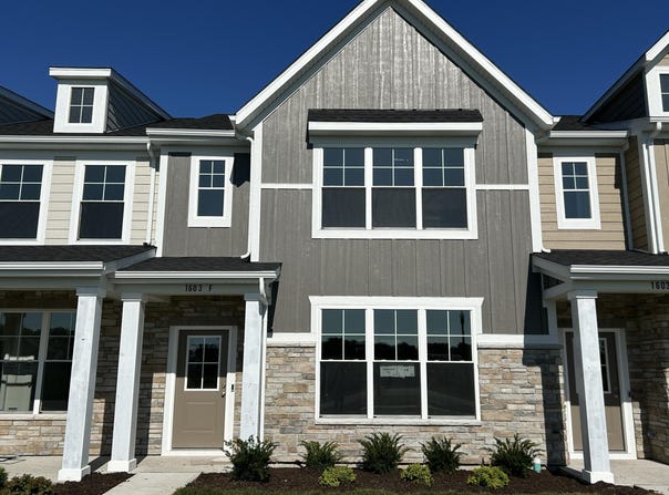 1603 Parkside Lane, Dyer, IN 46311