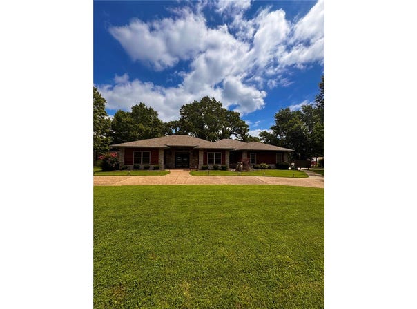 723 Lakeview Drive, Rogers, AR 72756
