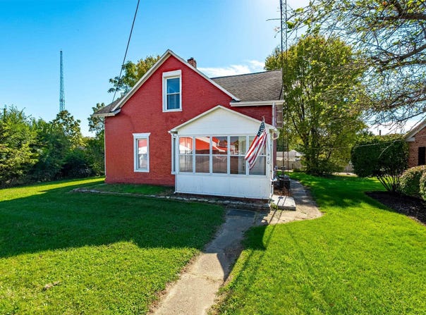 410 E Winona Avenue, Warsaw, IN 46580-4442